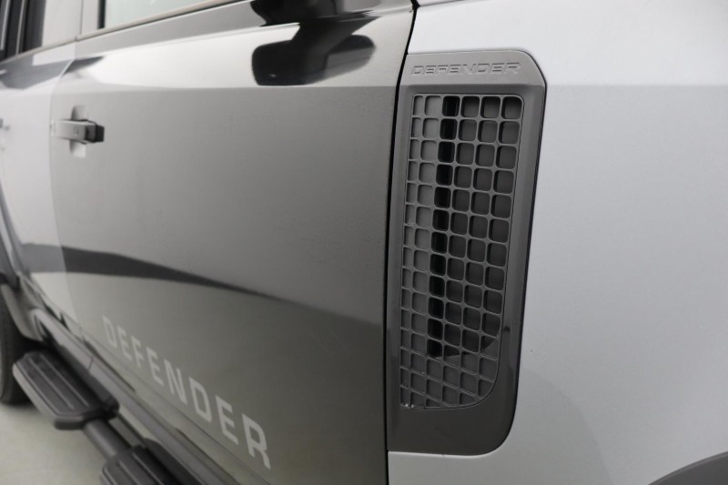 2023 (73) LAND ROVER DEFENDER 3.0 D250 X-Dynamic HSE 110 5dr Auto 4738730