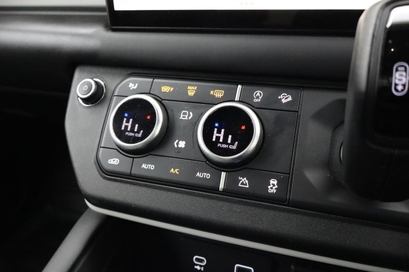 2023 (73) LAND ROVER DEFENDER 3.0 D250 X-Dynamic HSE 110 5dr Auto 4738725