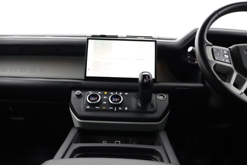 2023 (73) LAND ROVER DEFENDER 3.0 D250 X-Dynamic HSE 110 5dr Auto 4738688