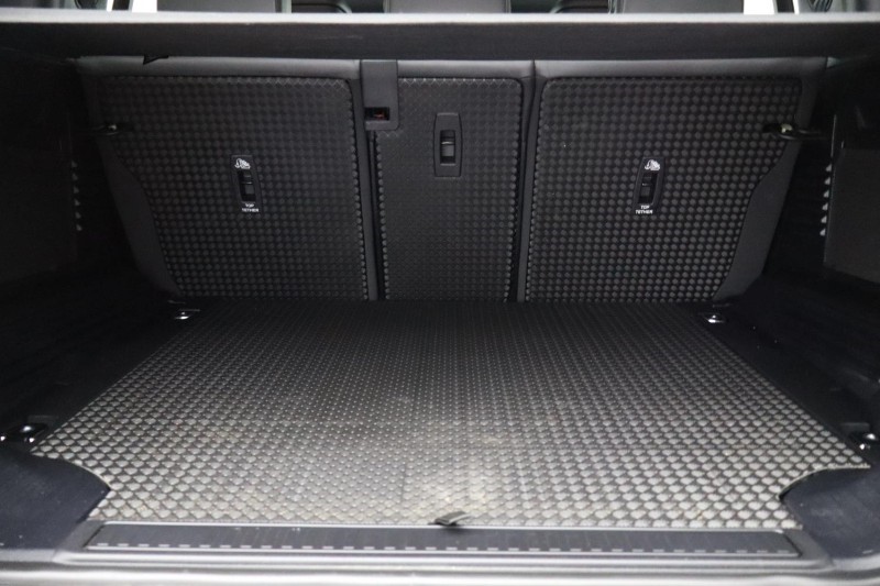 2023 (73) LAND ROVER DEFENDER 3.0 D250 X-Dynamic HSE 110 5dr Auto 4738647