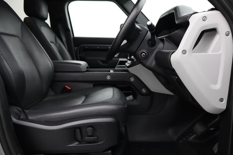 2023 (73) LAND ROVER DEFENDER 3.0 D250 X-Dynamic HSE 110 5dr Auto 4738702