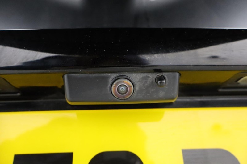 2023 (73) LAND ROVER DEFENDER 3.0 D250 X-Dynamic HSE 110 5dr Auto 4738643