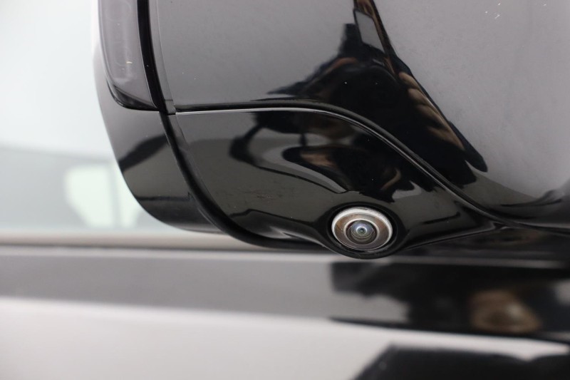 2023 (73) LAND ROVER DEFENDER 3.0 D250 X-Dynamic HSE 110 5dr Auto 4738658