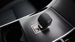 2025 (75) LAND ROVER RANGE ROVER VELAR 2.0 D200 MHEV Dynamic SE 5dr Auto 5180093
