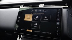 2025 (75) LAND ROVER RANGE ROVER VELAR 2.0 D200 MHEV Dynamic SE 5dr Auto 5180105