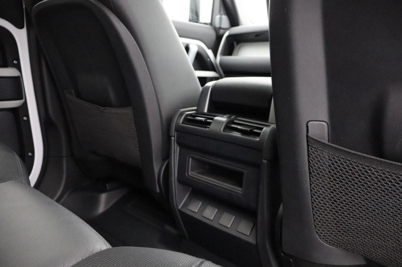 2022 (72) LAND ROVER DEFENDER 3.0 D250 X-Dynamic S 110 5dr Auto 4750936