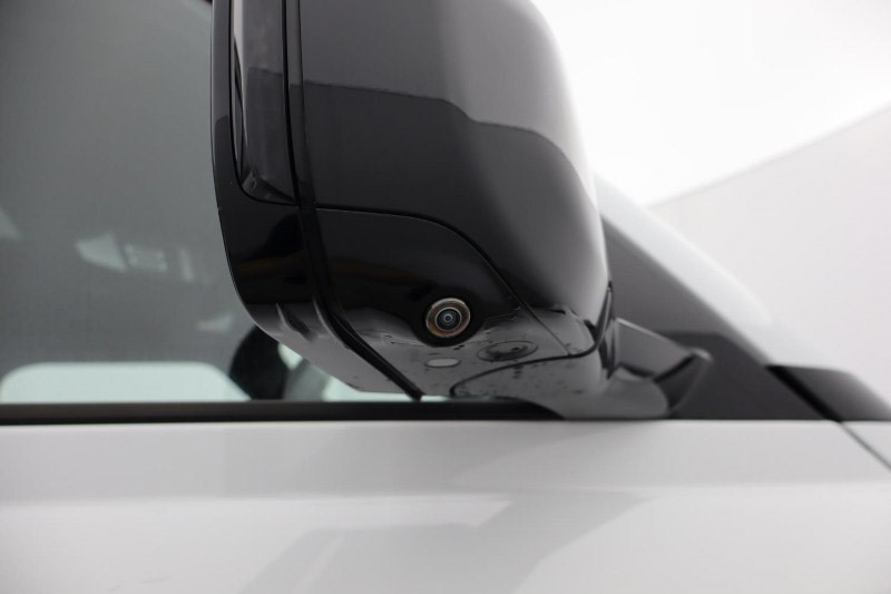 2022 (72) LAND ROVER DEFENDER 3.0 D250 X-Dynamic S 110 5dr Auto 4750926