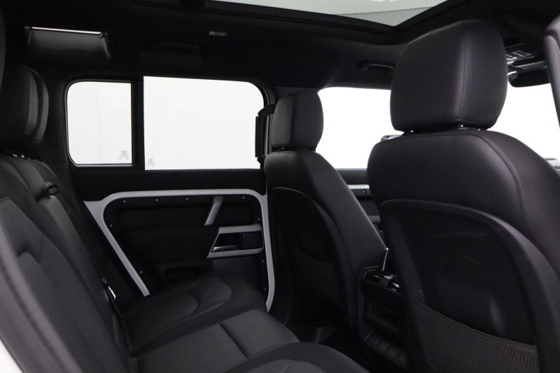 2022 (72) LAND ROVER DEFENDER 3.0 D250 X-Dynamic S 110 5dr Auto 4750933