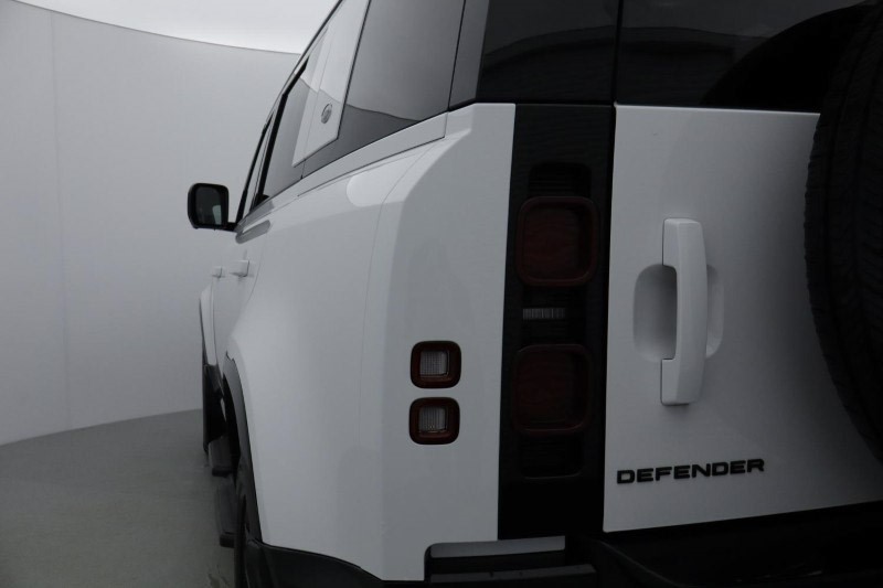 2022 (72) LAND ROVER DEFENDER 3.0 D250 X-Dynamic S 110 5dr Auto 4750989