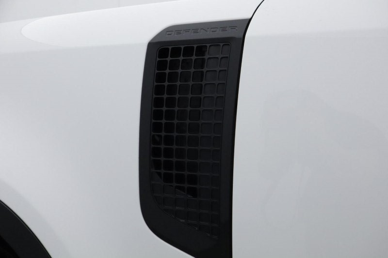 2022 (72) LAND ROVER DEFENDER 3.0 D250 X-Dynamic S 110 5dr Auto 4750985