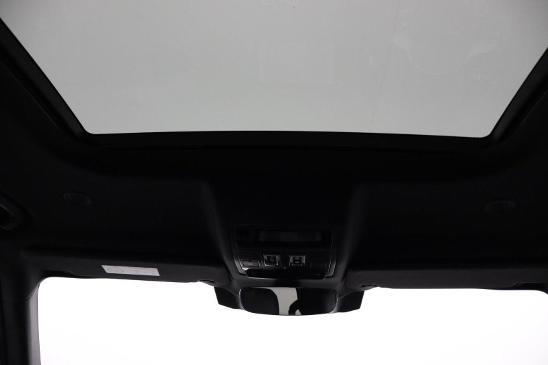 2022 (72) LAND ROVER DEFENDER 3.0 D250 X-Dynamic S 110 5dr Auto 4750971