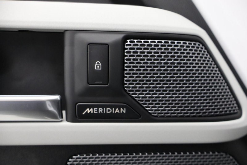 2022 (72) LAND ROVER DEFENDER 3.0 D250 X-Dynamic S 110 5dr Auto 4750932