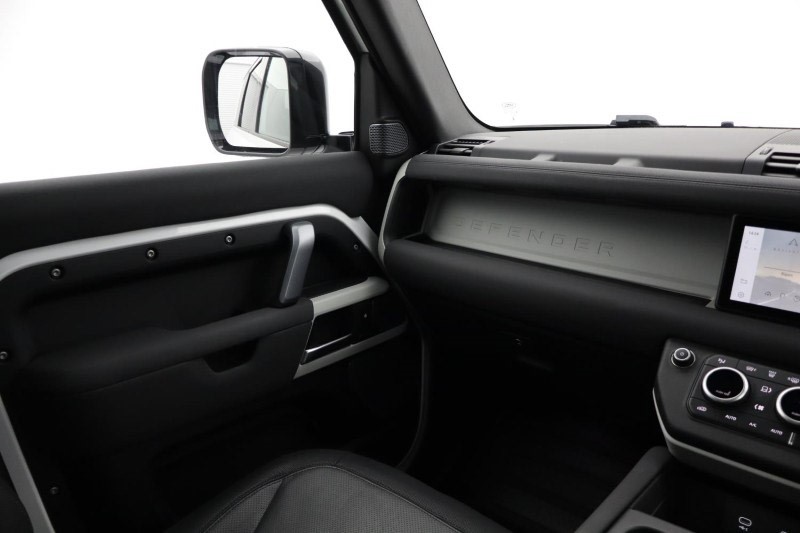 2022 (72) LAND ROVER DEFENDER 3.0 D250 X-Dynamic S 110 5dr Auto 4750967