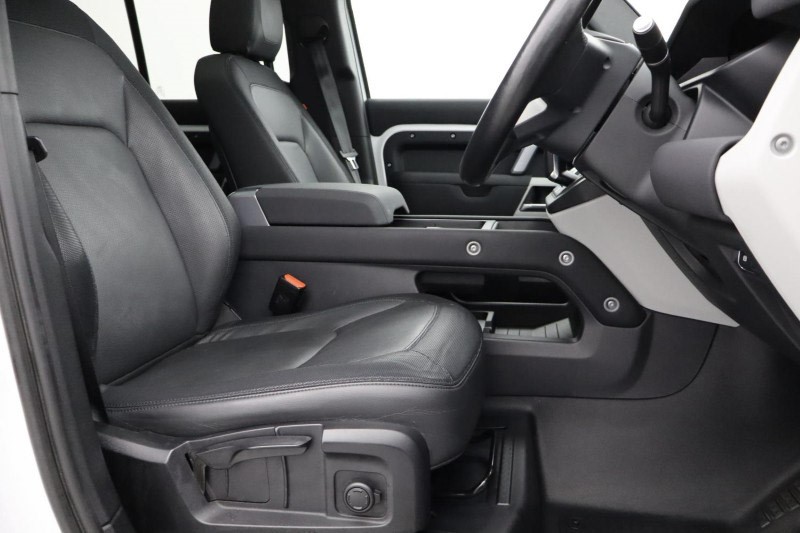 2022 (72) LAND ROVER DEFENDER 3.0 D250 X-Dynamic S 110 5dr Auto 4750939