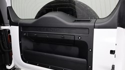 2022 (72) LAND ROVER DEFENDER 3.0 D250 X-Dynamic S 110 5dr Auto 4750917