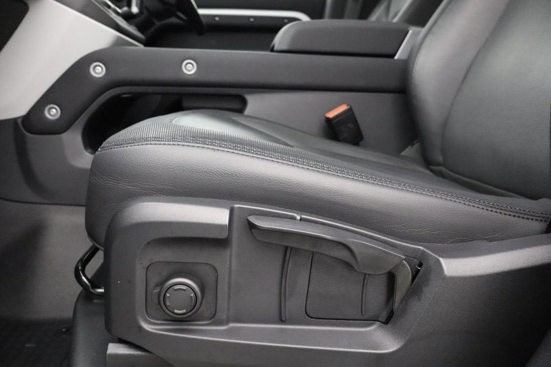 2022 (72) LAND ROVER DEFENDER 3.0 D250 X-Dynamic S 110 5dr Auto 4750931