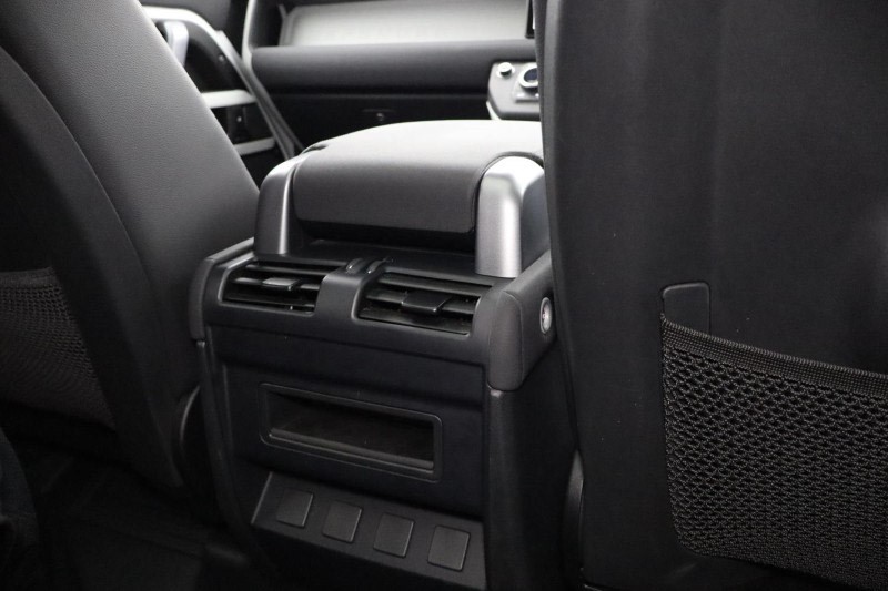 2022 (72) LAND ROVER DEFENDER 3.0 D250 X-Dynamic S 110 5dr Auto 4750970