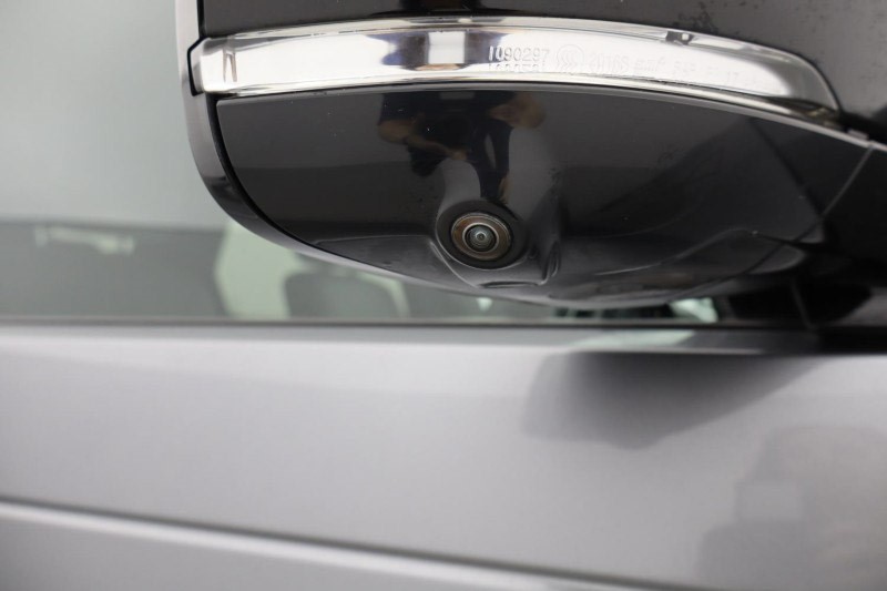 2023 (73) LAND ROVER DISCOVERY 3.0 D300 R-Dynamic HSE 5dr Auto 4736027