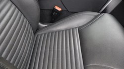 2022 (22) LAND ROVER DISCOVERY 3.0 D300 S 5dr Auto 4831316