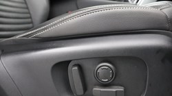 2022 (22) LAND ROVER DISCOVERY 3.0 D300 S 5dr Auto 4831315