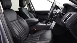 2022 (22) LAND ROVER DISCOVERY 3.0 D300 S 5dr Auto 4831314