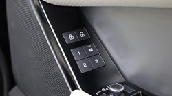 2022 (22) LAND ROVER RANGE ROVER VELAR 2.0 D200 R-Dynamic SE 5dr Auto 4815468