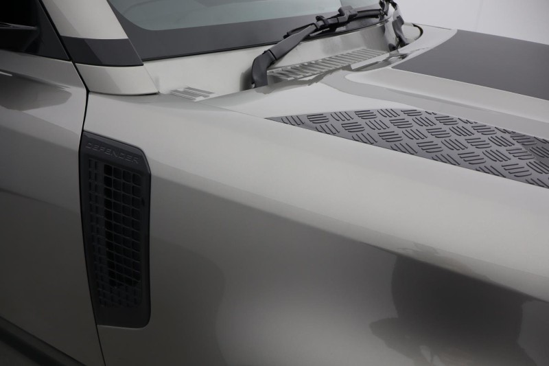 2025 (74) LAND ROVER DEFENDER 3.0 D250 X-Dynamic SE 110 5dr Auto 4820653