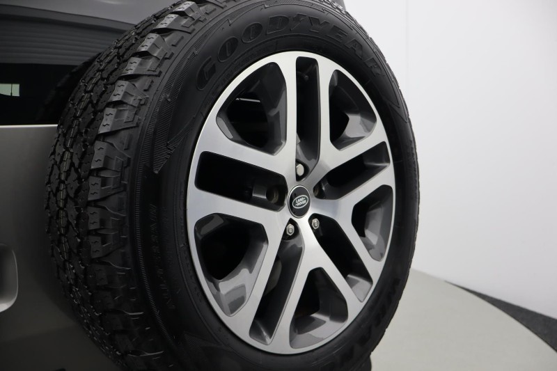 2025 (74) LAND ROVER DEFENDER 3.0 D250 X-Dynamic SE 110 5dr Auto 4820634