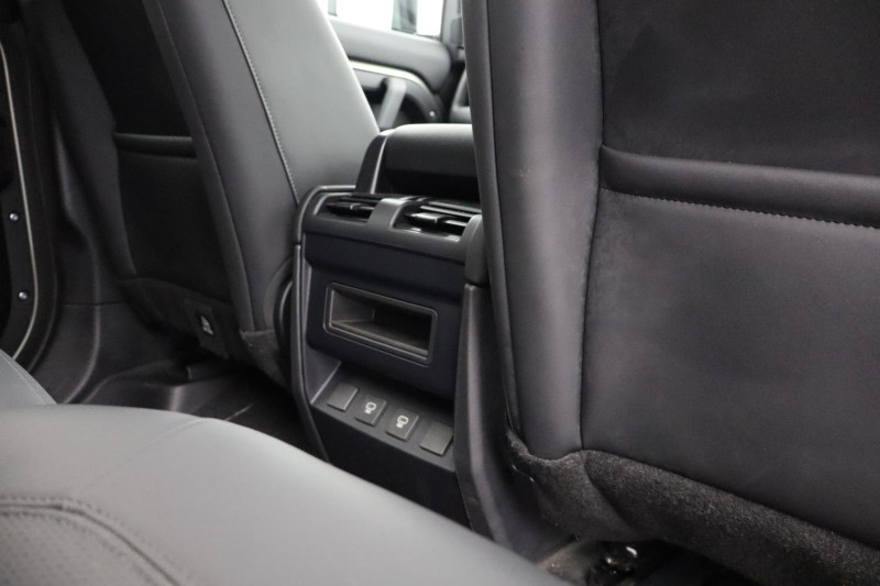 2025 (74) LAND ROVER DEFENDER 3.0 D250 X-Dynamic SE 110 5dr Auto 4820695