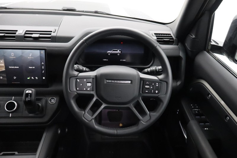 2025 (74) LAND ROVER DEFENDER 3.0 D250 X-Dynamic SE 110 5dr Auto 4820691