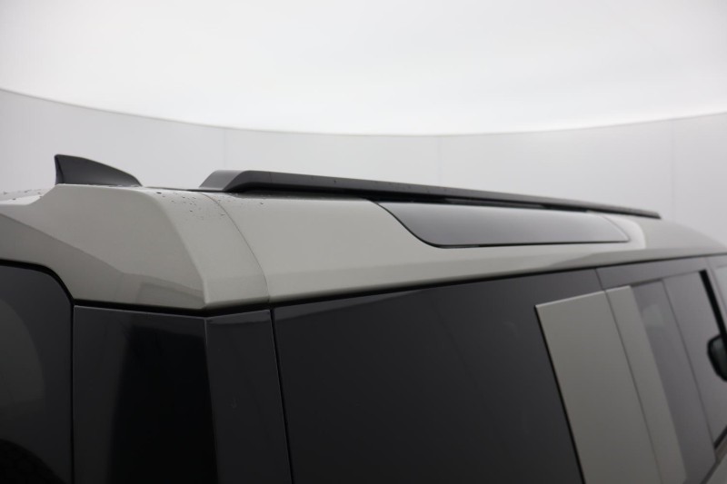 2025 (74) LAND ROVER DEFENDER 3.0 D250 X-Dynamic SE 110 5dr Auto 4820696