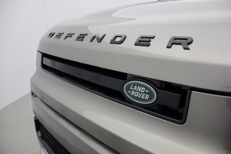 2025 (74) LAND ROVER DEFENDER 3.0 D250 X-Dynamic SE 110 5dr Auto 4820656