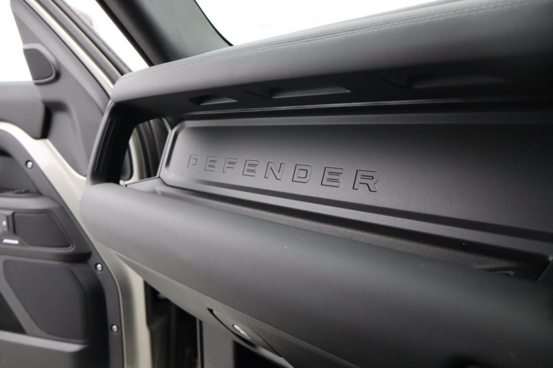 2025 (74) LAND ROVER DEFENDER 3.0 D250 X-Dynamic SE 110 5dr Auto 4820663