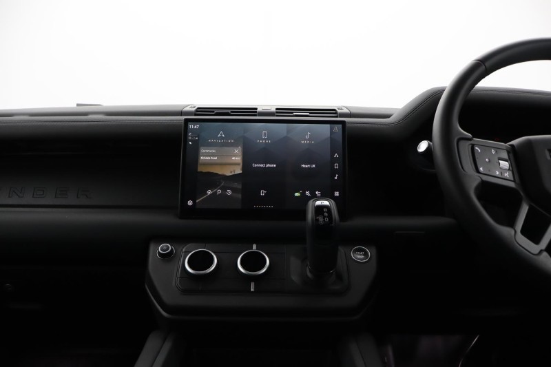 2025 (74) LAND ROVER DEFENDER 3.0 D250 X-Dynamic SE 110 5dr Auto 4820690