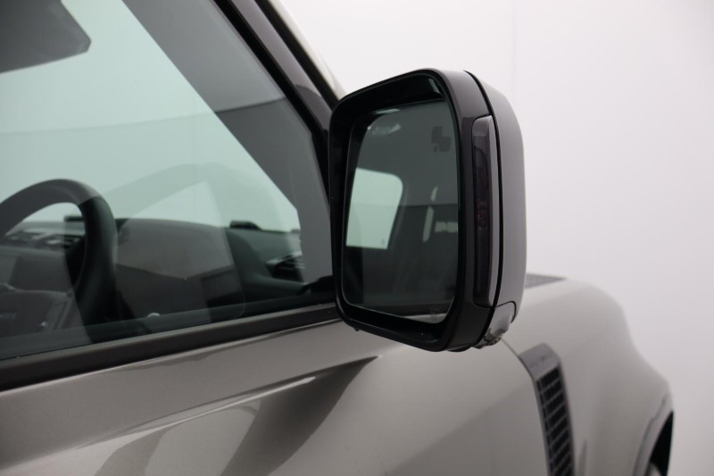 2025 (74) LAND ROVER DEFENDER 3.0 D250 X-Dynamic SE 110 5dr Auto 4820648