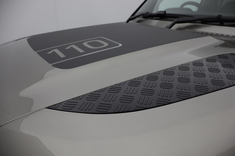 2025 (74) LAND ROVER DEFENDER 3.0 D250 X-Dynamic SE 110 5dr Auto 4820658