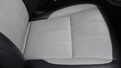 2025 (25) LAND ROVER RANGE ROVER EVOQUE 2.0 D200 Dynamic HSE 5dr Auto 4795292