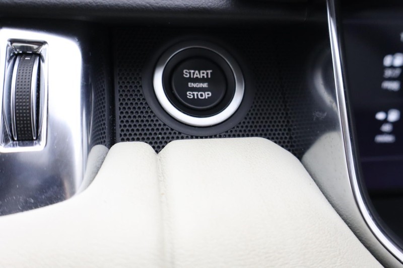 2021 (71) LAND ROVER RANGE ROVER SPORT 3.0 D250 HSE 5dr Auto 4794850