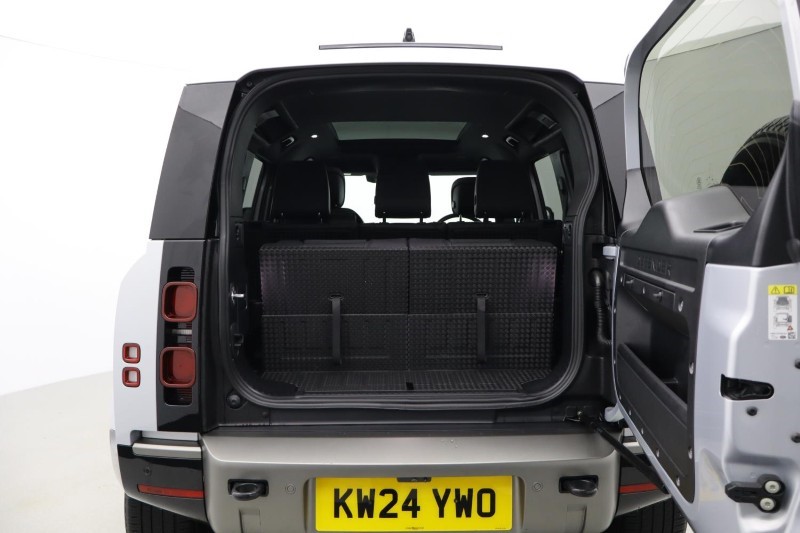 2024 (24) LAND ROVER DEFENDER 3.0 D300 X-Dynamic HSE 110 5dr Auto [7 Seat] 4780722