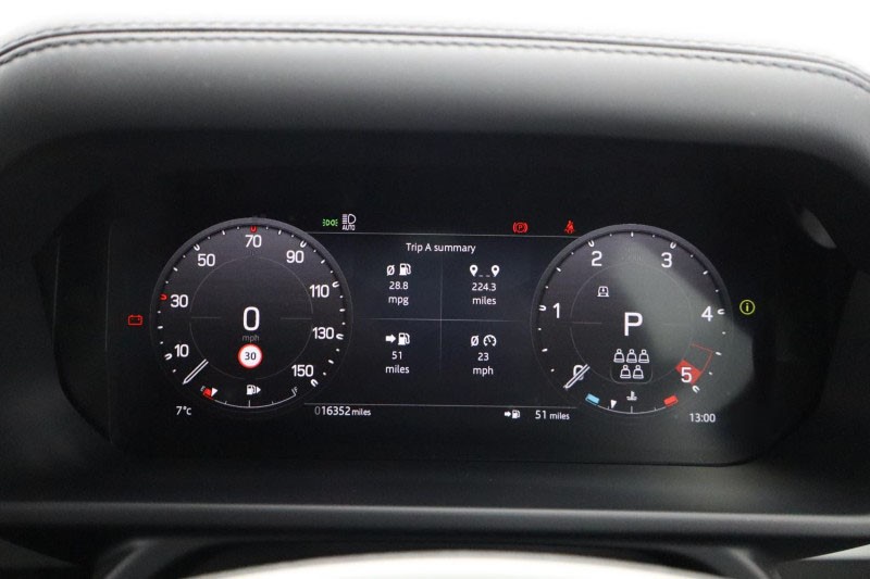 2024 (24) LAND ROVER DEFENDER 3.0 D300 X-Dynamic HSE 110 5dr Auto [7 Seat] 4780903