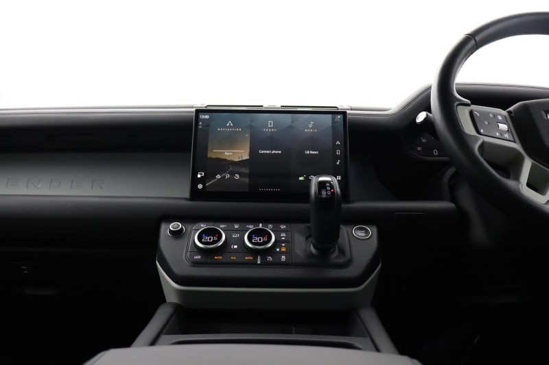2024 (24) LAND ROVER DEFENDER 3.0 D300 X-Dynamic HSE 110 5dr Auto [7 Seat] 4780766