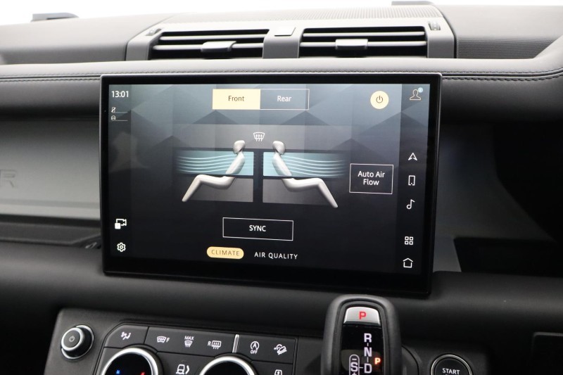 2024 (24) LAND ROVER DEFENDER 3.0 D300 X-Dynamic HSE 110 5dr Auto [7 Seat] 4780776