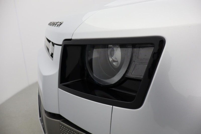 2024 (24) LAND ROVER DEFENDER 3.0 D300 X-Dynamic HSE 110 5dr Auto [7 Seat] 4780708