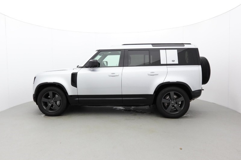 2024 (24) LAND ROVER DEFENDER 3.0 D300 X-Dynamic HSE 110 5dr Auto [7 Seat] 4780702