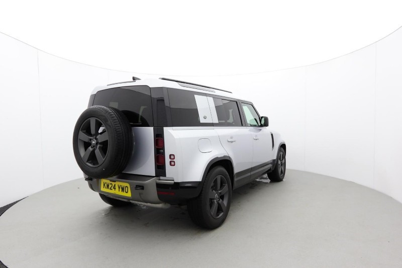 2024 (24) LAND ROVER DEFENDER 3.0 D300 X-Dynamic HSE 110 5dr Auto [7 Seat] 4780703