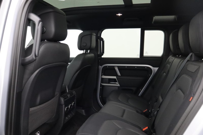 2024 (24) LAND ROVER DEFENDER 3.0 D300 X-Dynamic HSE 110 5dr Auto [7 Seat] 4780727