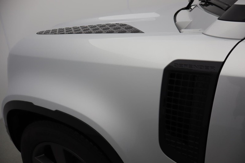 2024 (24) LAND ROVER DEFENDER 3.0 D300 X-Dynamic HSE 110 5dr Auto [7 Seat] 4780709