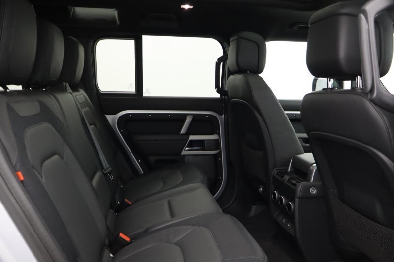 2024 (24) LAND ROVER DEFENDER 3.0 D300 X-Dynamic HSE 110 5dr Auto [7 Seat] 4780738