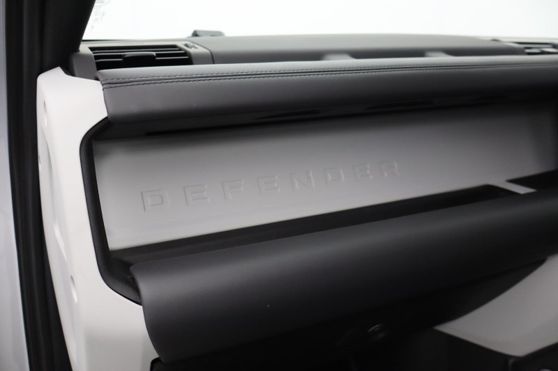 2024 (24) LAND ROVER DEFENDER 3.0 D300 X-Dynamic HSE 110 5dr Auto [7 Seat] 4780734