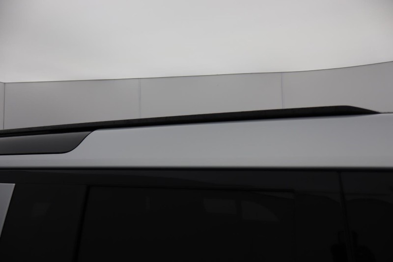 2024 (24) LAND ROVER DEFENDER 3.0 D300 X-Dynamic HSE 110 5dr Auto [7 Seat] 4780783